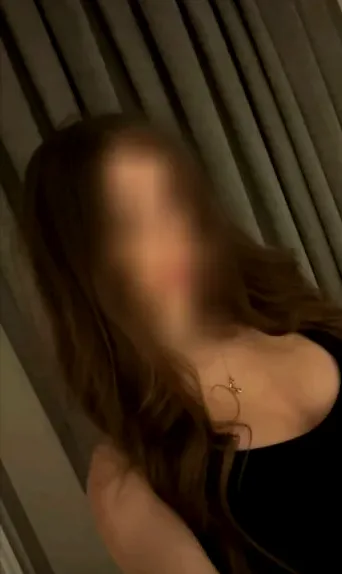 Carla, 28