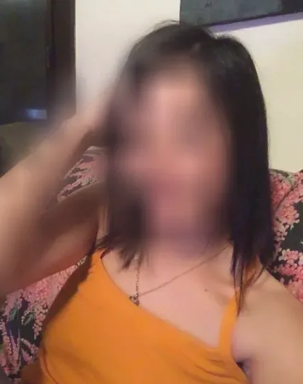Isabell, 32