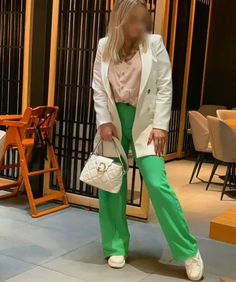 Lucia, 38