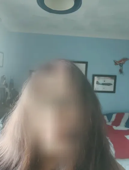Luisa, 24