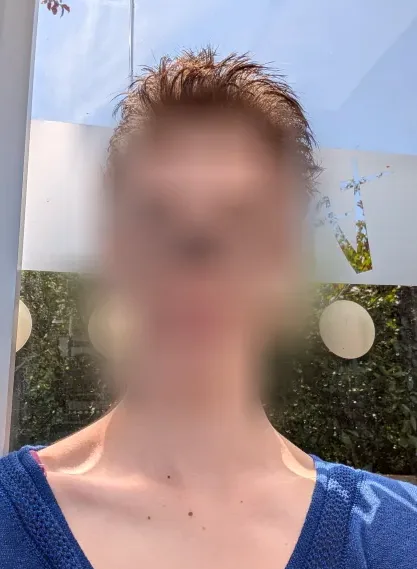 Nora, 22