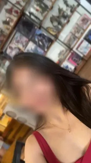Saskia, 28