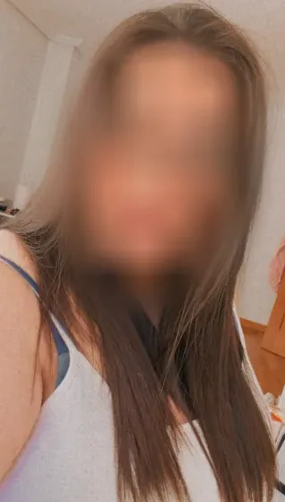 Viktoria, 29